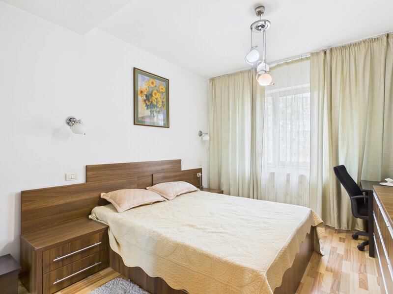 Militari, Uverturii,