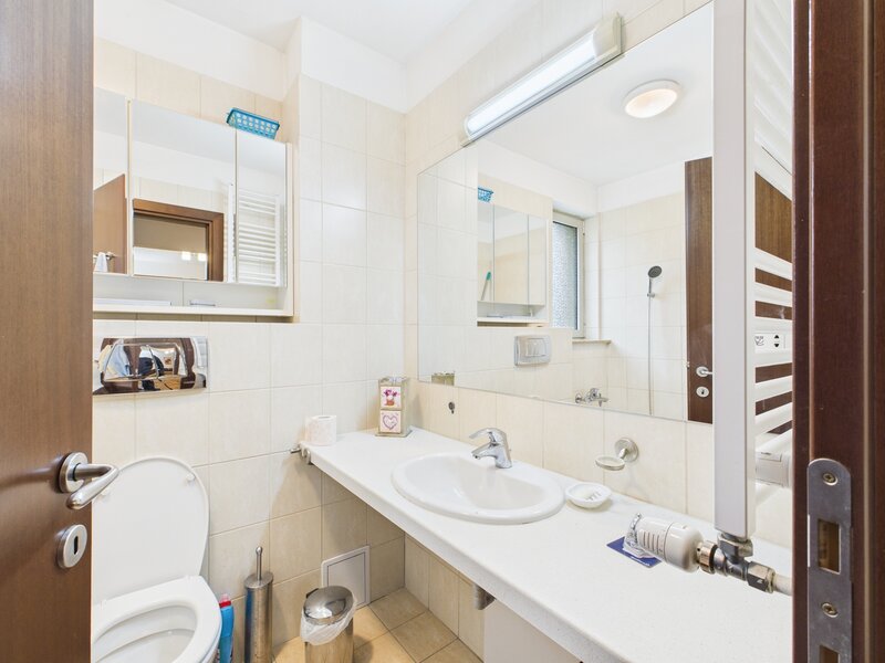 Militari, Uverturii,