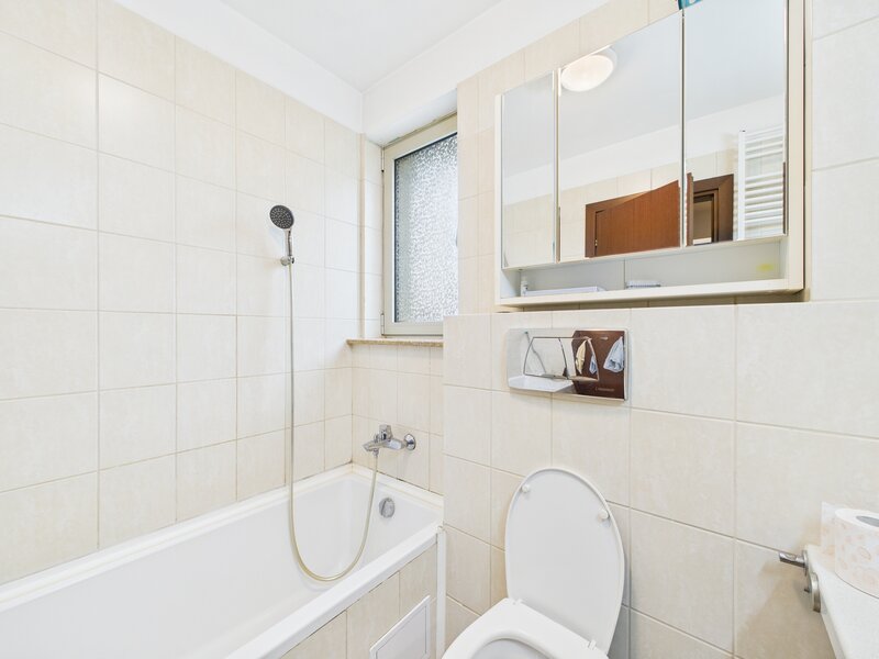 Militari, Uverturii,