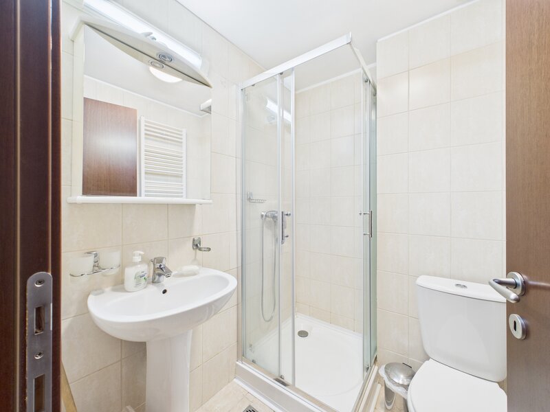 Militari, Uverturii,